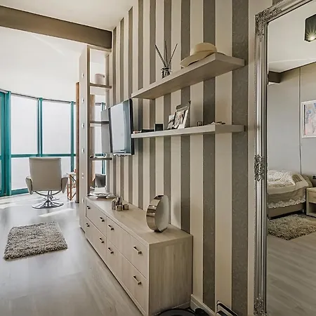 Alek Apartment